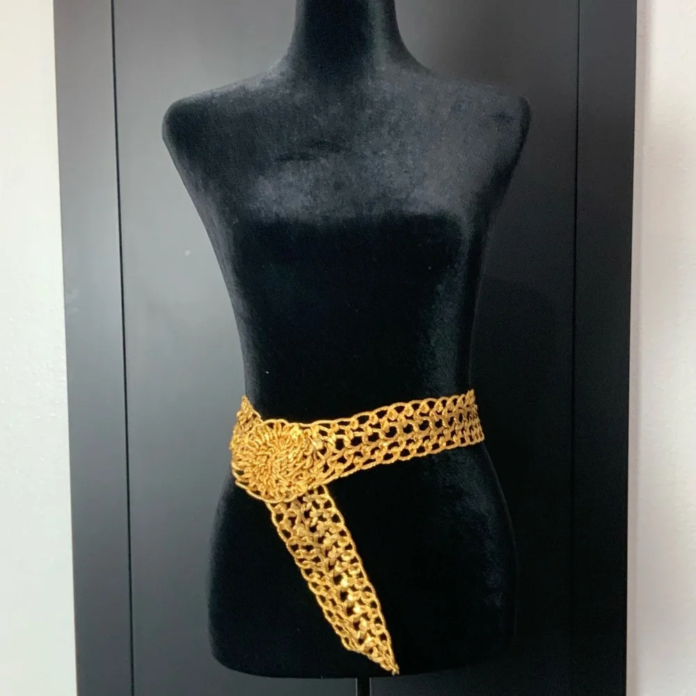 Vintage Gold Braided Wire Belt with Ornate Floral Buckle